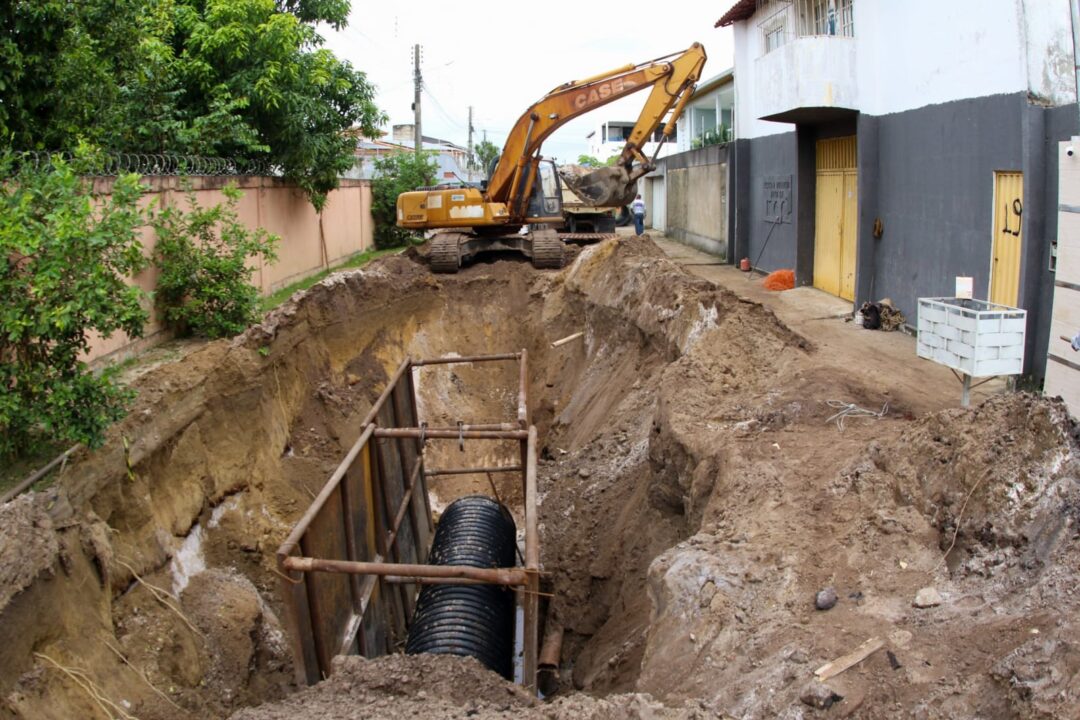 prefeitura-prossegue-com-servico-de-drenagem-do-bairro-kaikan;-veja-fotos