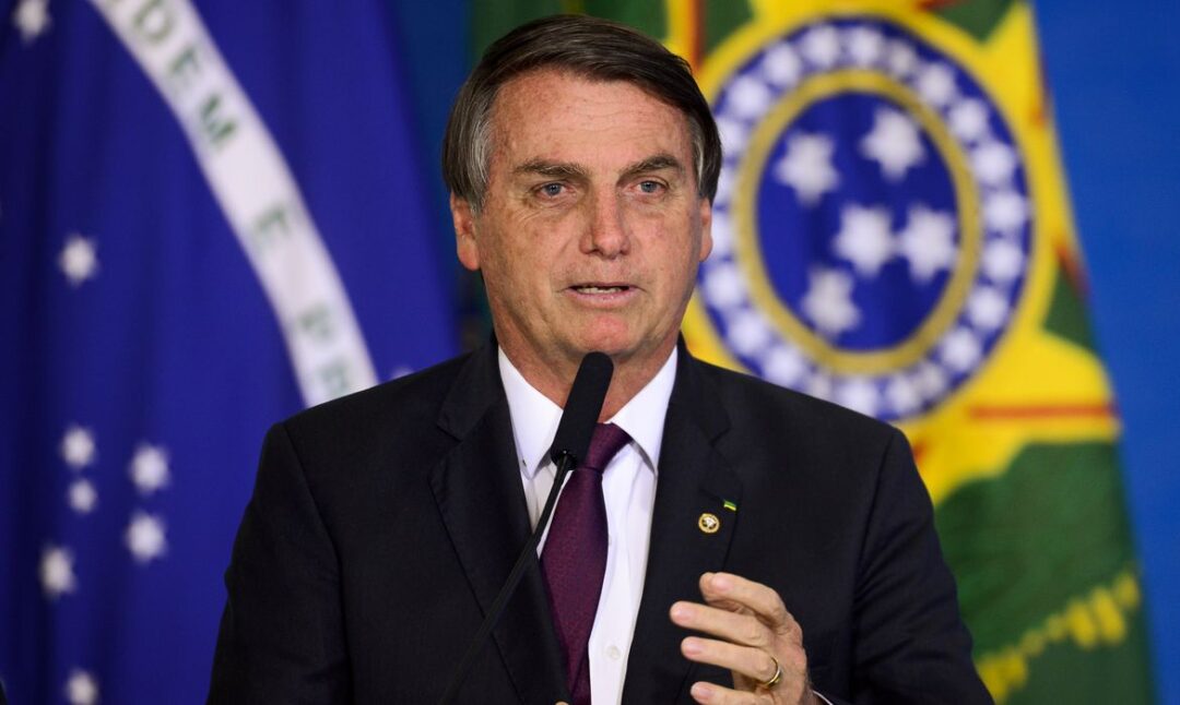 bolsonaro-evita-criticar-indicacao-de-zanin-stf:-‘competencia-do-presidente’