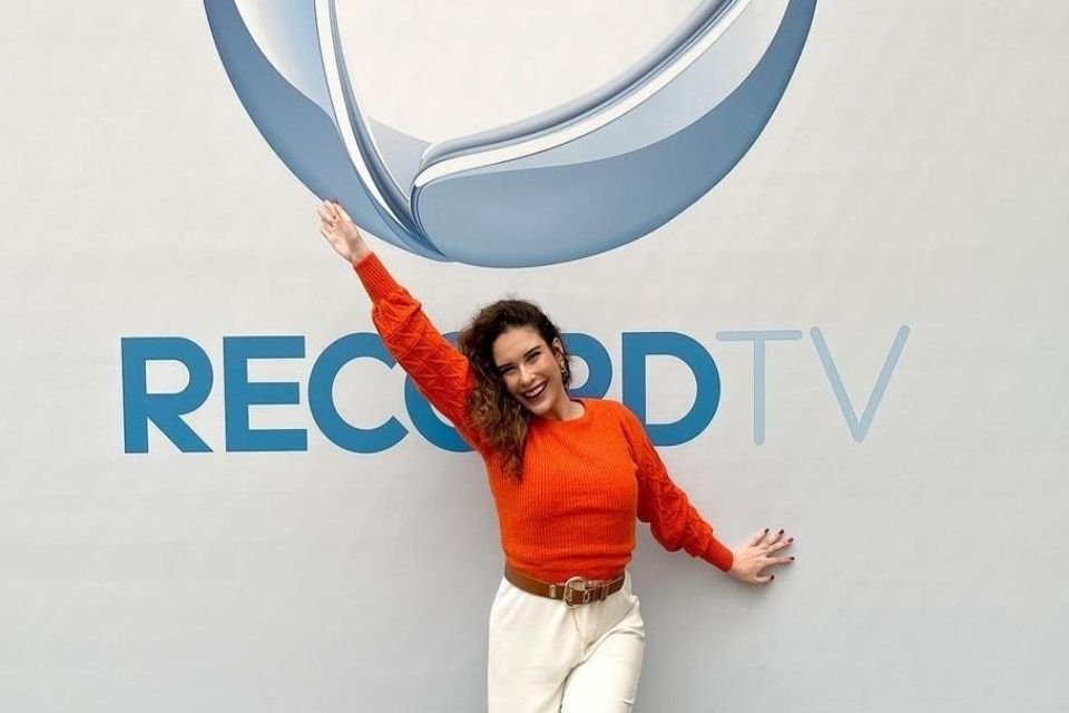 apos-reality,-stephanie-gomes-realiza-sonho-na-record-tv