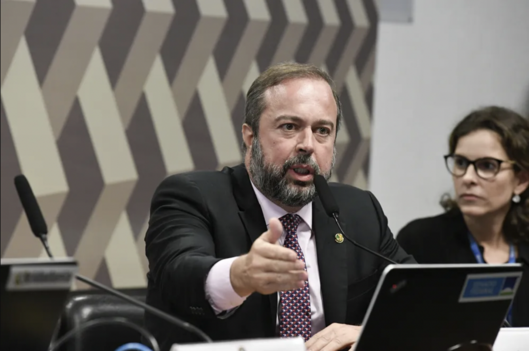 governo-vai-cobrar-reducao-no-querosene-de-aviacao-e-nas-passagens-aereas,-diz-ministro