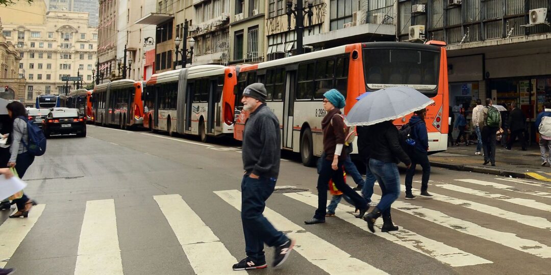 dez-anos-apos-protestos,-prefeitura-de-sp-estuda-adocao-de-passe-livre