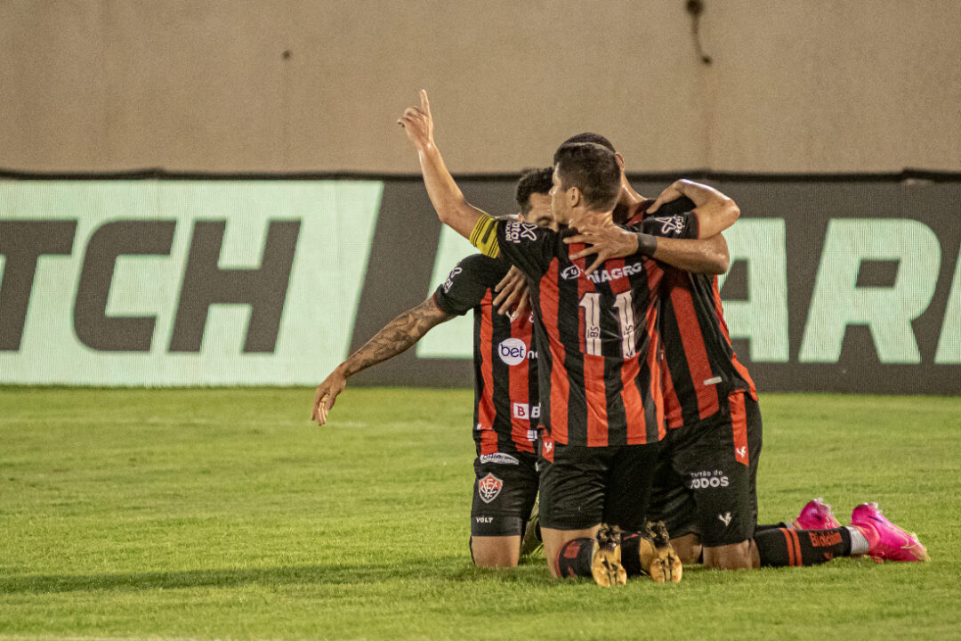 ‘jogo-muito-disputado-e-equilibrado’,-avalia-tecnico-do-vitoria