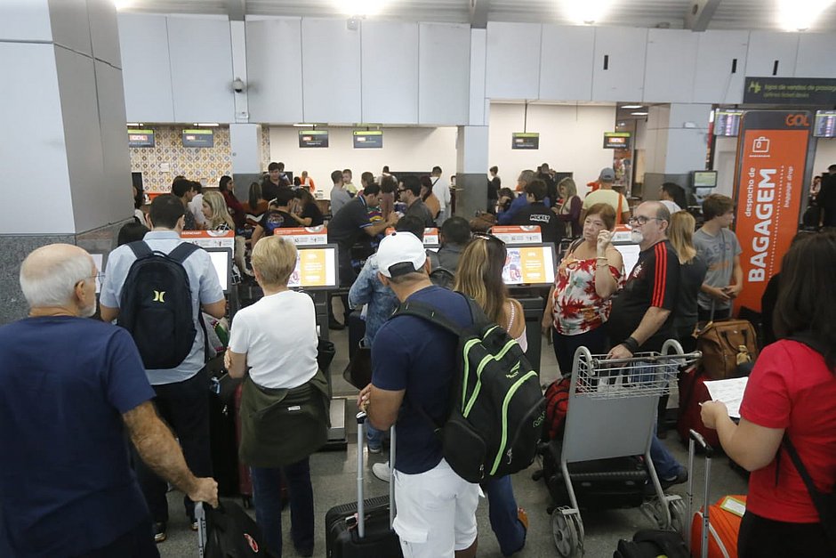 pistas-do-aeroporto-de-salvador-sao-liberadas-para-pousos-e-decolagens