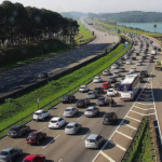 sao-paulo-registra-cerca-de-1.000-km-de-lentidao-na-vespera-do-feriado-prolongado