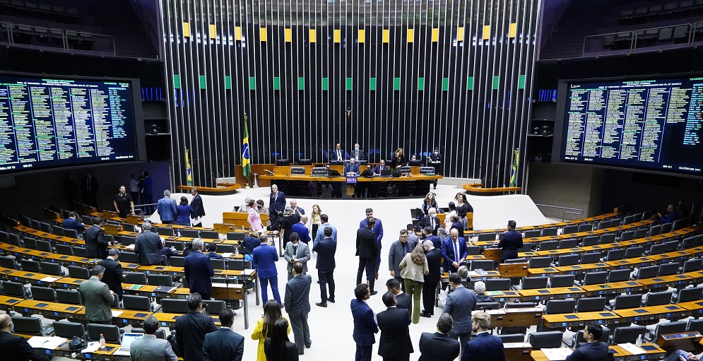 parlamentares-e-especialistas-debatem-exploracao-de-petroleo-na-foz-do-amazonas-na-camara;-veja-o-que-foi-discutido