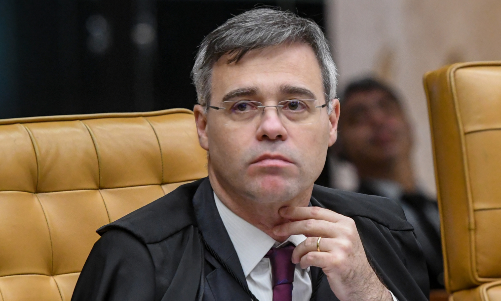 na-marcha-para-jesus,-mendonca-agrade-oracoes-e-diz-que-sempre-‘busca-deus’-antes-de-decisoes-no-stf