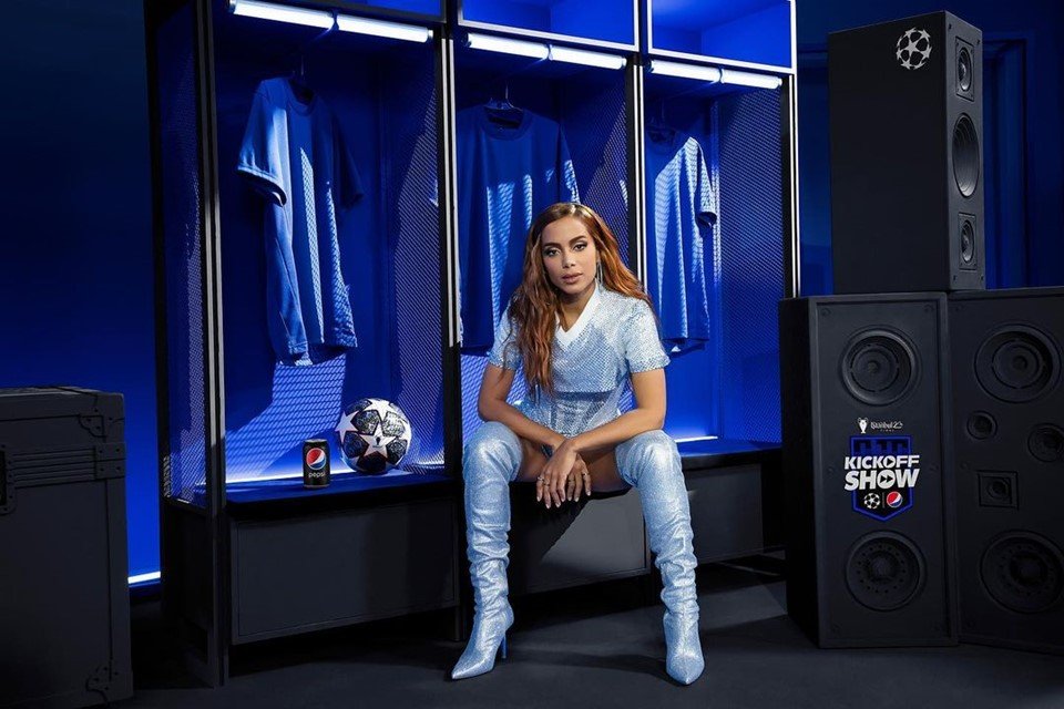 anitta-encanta-na-final-da-champions-league-e-e-exaltada-na-web