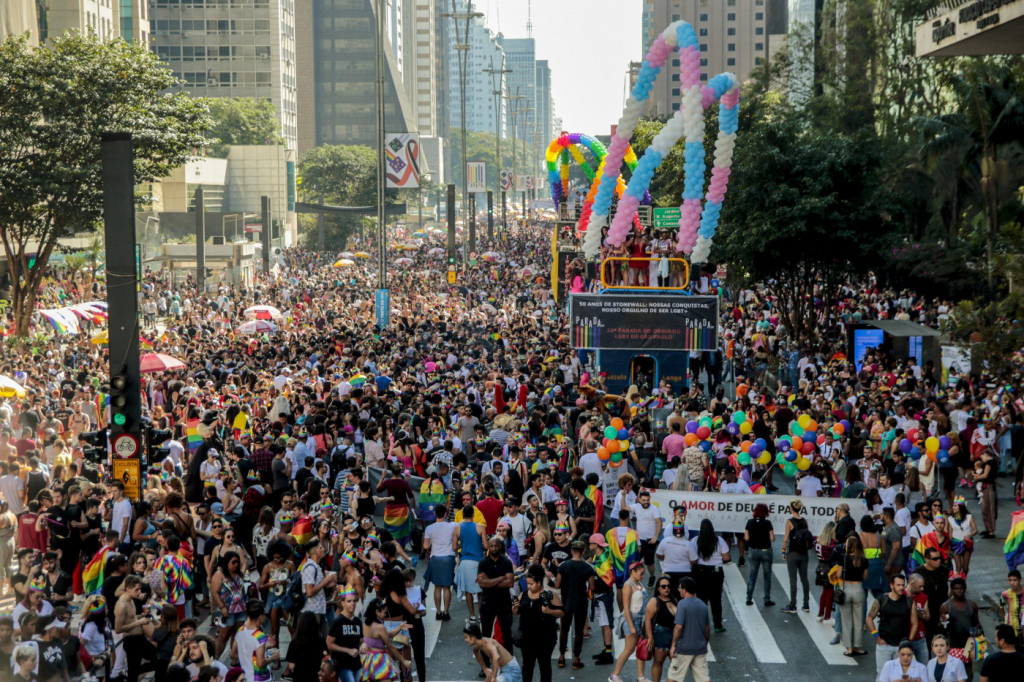 parada-do-orgulho-lgbt+:-veja-como-chegar,-por-onde-entrar-e-o-que-fazer-em-caso-de-roubo