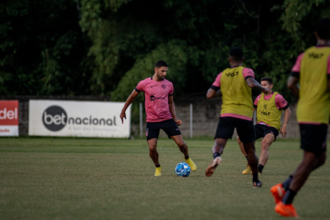 vitoria-faz-confronto-direto-com-o-criciuma-no-barradao