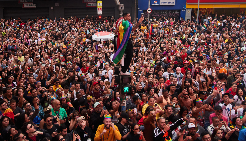 27a-parada-do-orgulho-lgbt+-faz-apelo-por-politicas-sociais:-‘fervo-tambem-e-luta’