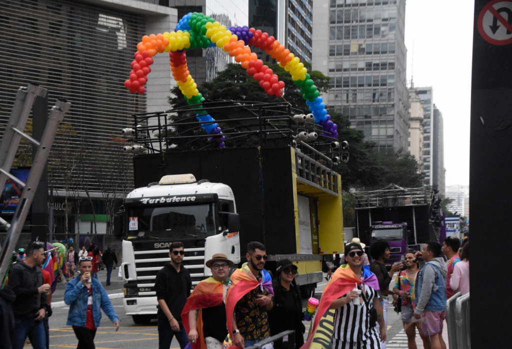 transito-na-regiao-da-avenida-paulista-e-alterado-devido-a-parada-do-orgulho-lgbt+;-confira