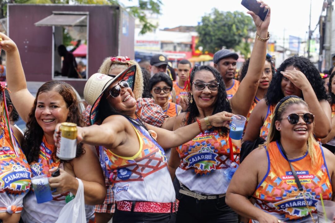 samba-junino-toma-as-ruas-de-cajazeiras-10