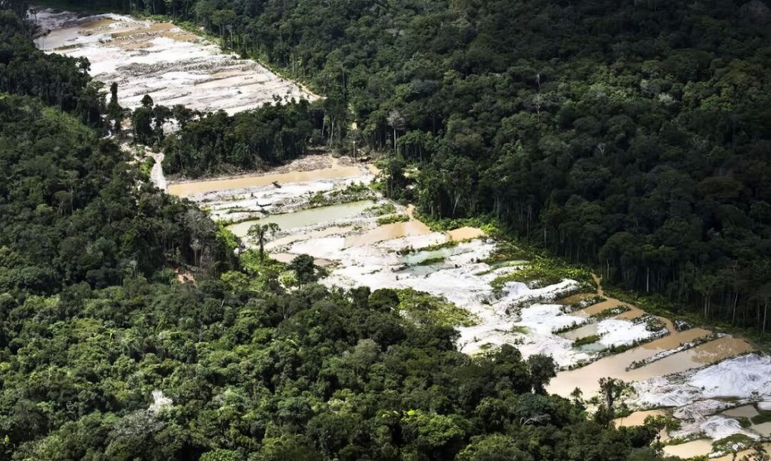 forca-tarefa-destroi-dez-garimpos-ilegais-na-amazonia