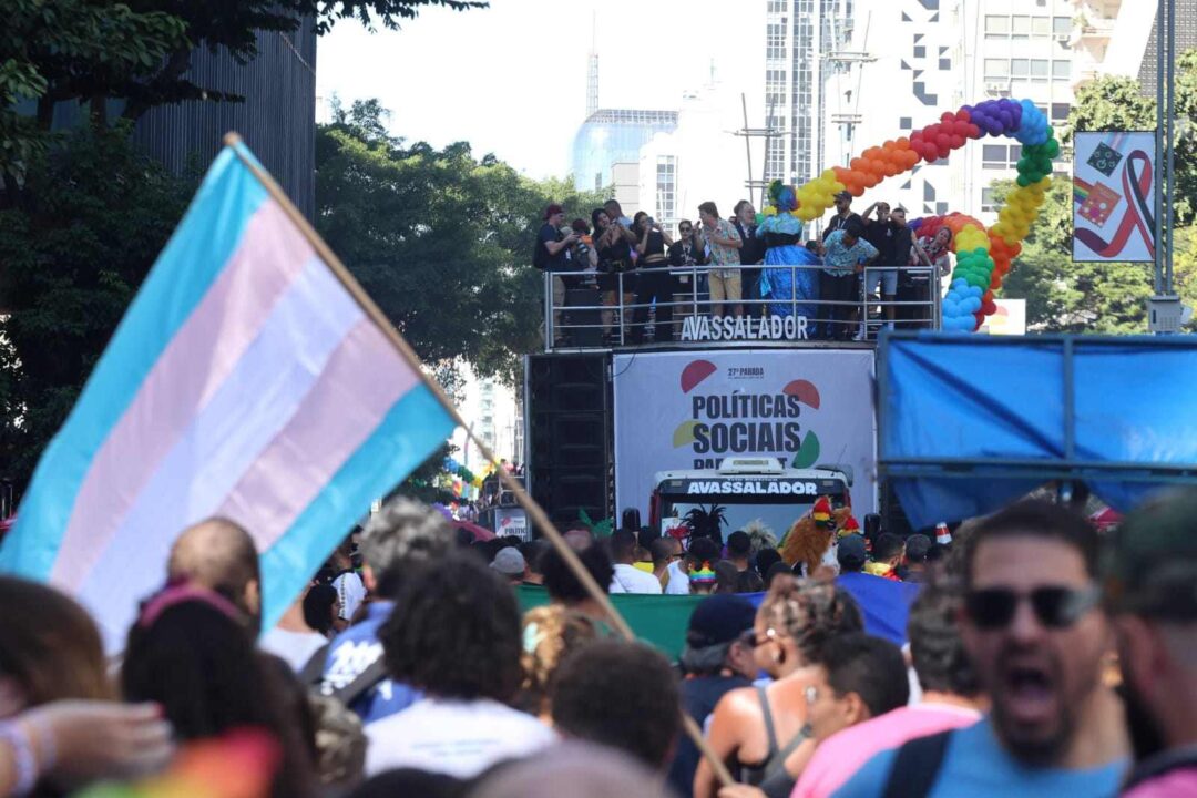 parada-lgbt+:-roubos-e-furtos-caem-24%-na-edicao-de-2023,-diz-pm