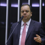 lider-do-uniao-diz-que-sabino-e-nome-da-bancada,-mas-nega-pressao-por-troca-no-turismo:-‘sem-faca-no-pescoco-de-ninguem’