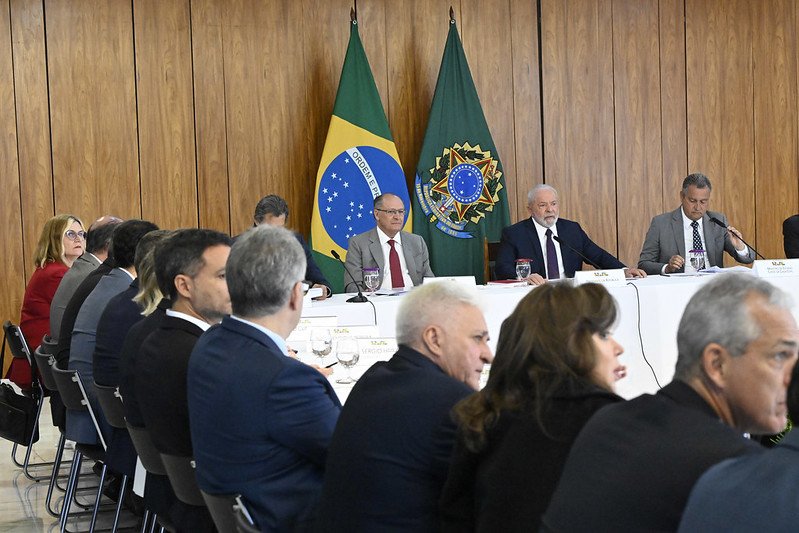 lula-recebe-representantes-do-varejo-para-discutir-incentivo-ao-setor