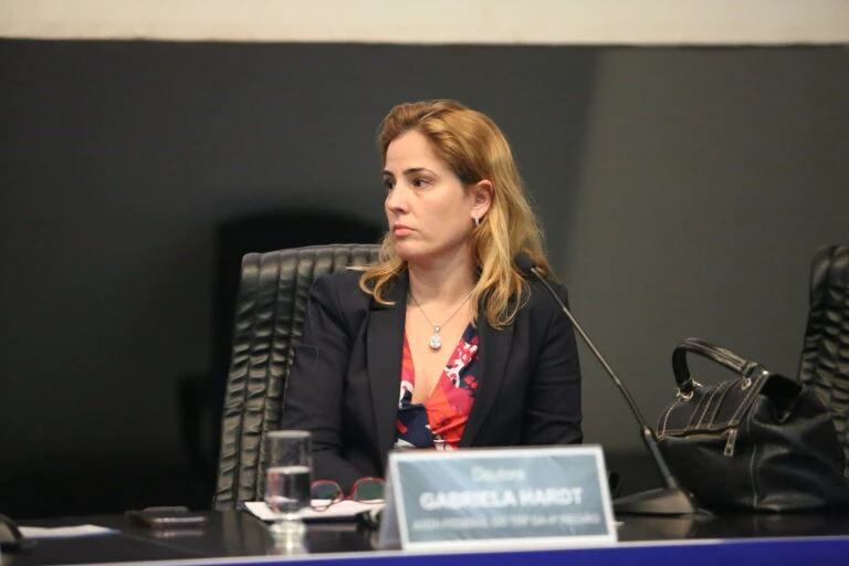 juiza-hardt-tem-pedido-de-transferencia-negado-e-permanecera-na-lava-jato-de-curitiba